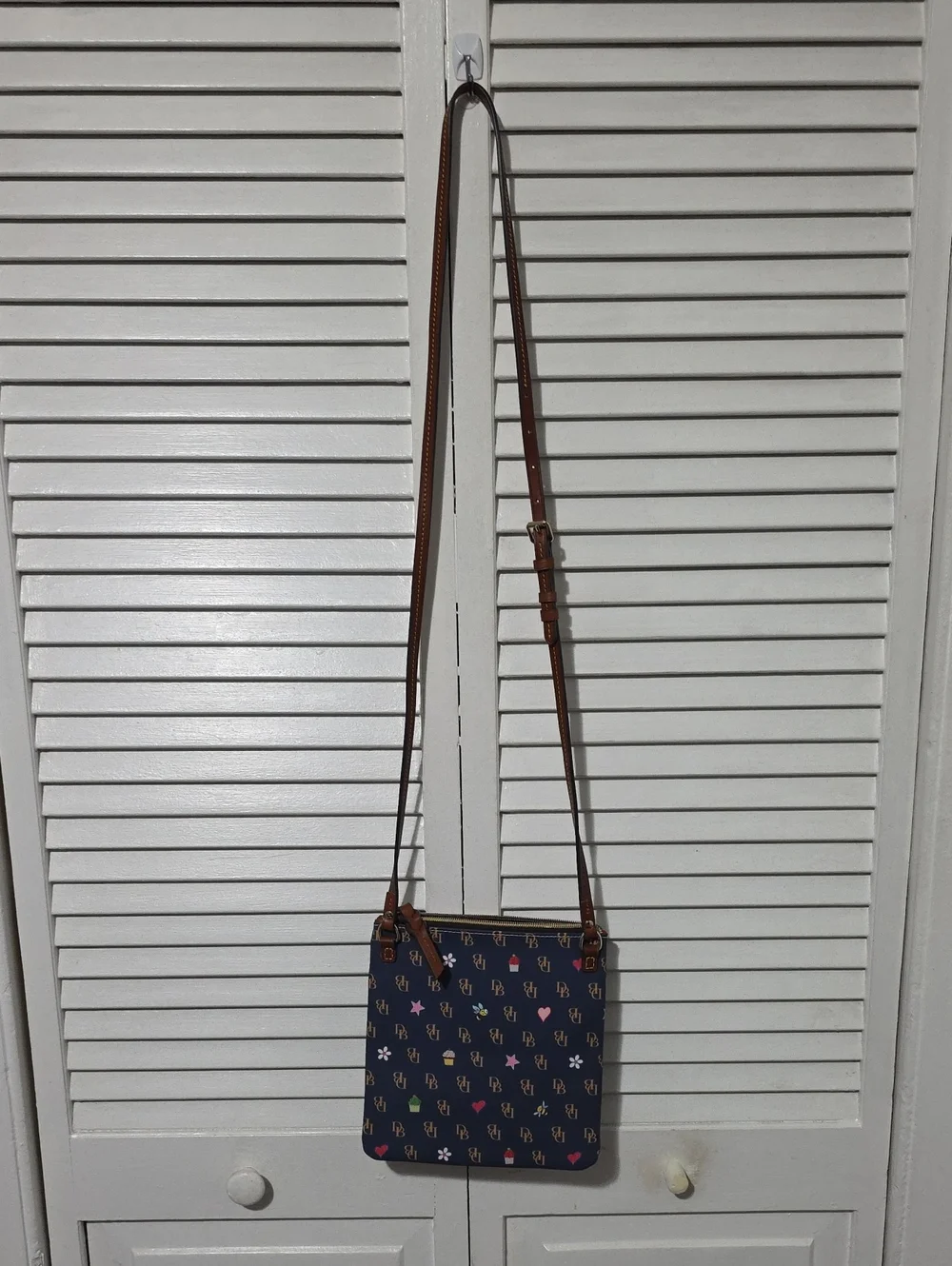 Dooney & Bourke Gretta Novelty Crossbody EUC